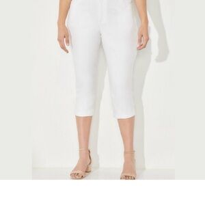 Catherine’s Sateen White Capris NWT Size 22
